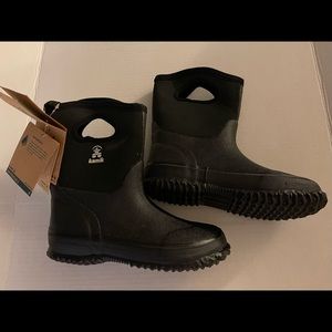 Kamik boys black boots size 2 snow/waterproof boots